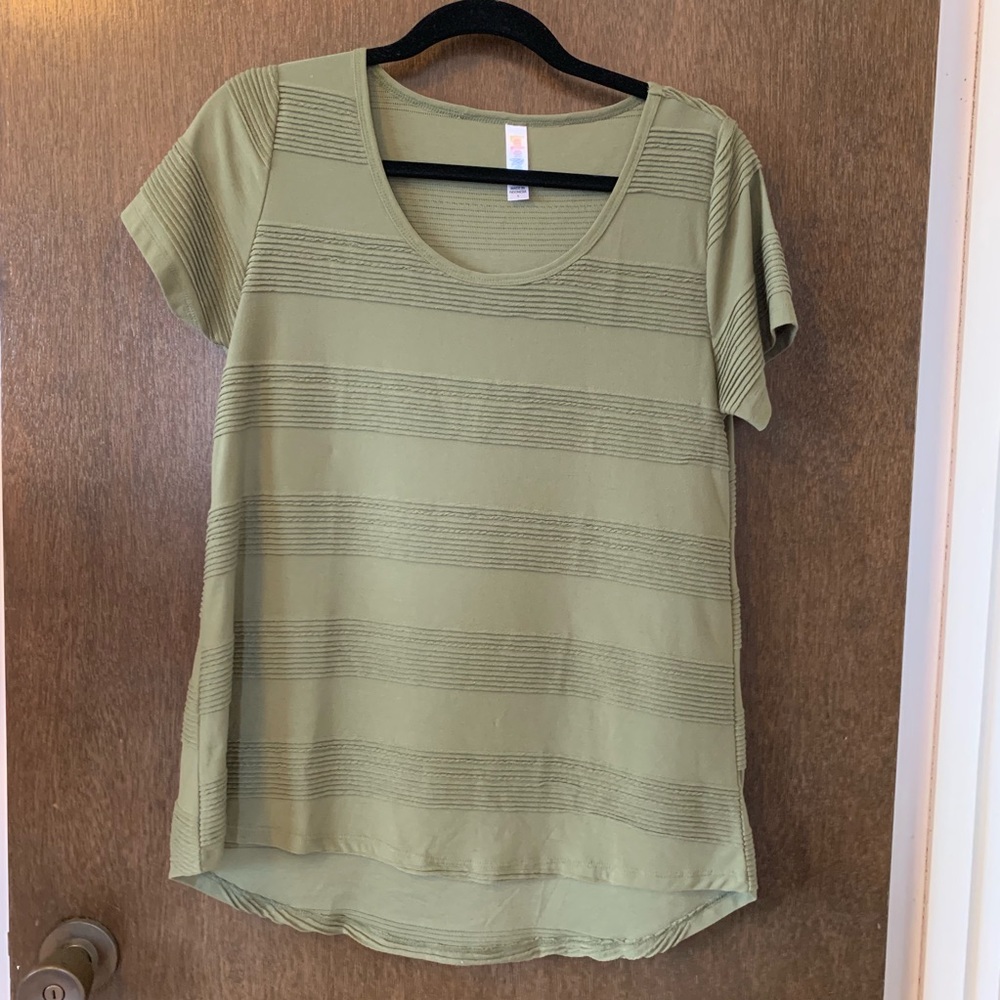 Lularoe Classic T - Size Small
